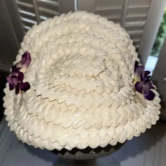 Vintage 50s/60s Jean Allen of Gage Cream Woven Hat‎ with Purple Floral Detailing - Picture 4 of 7